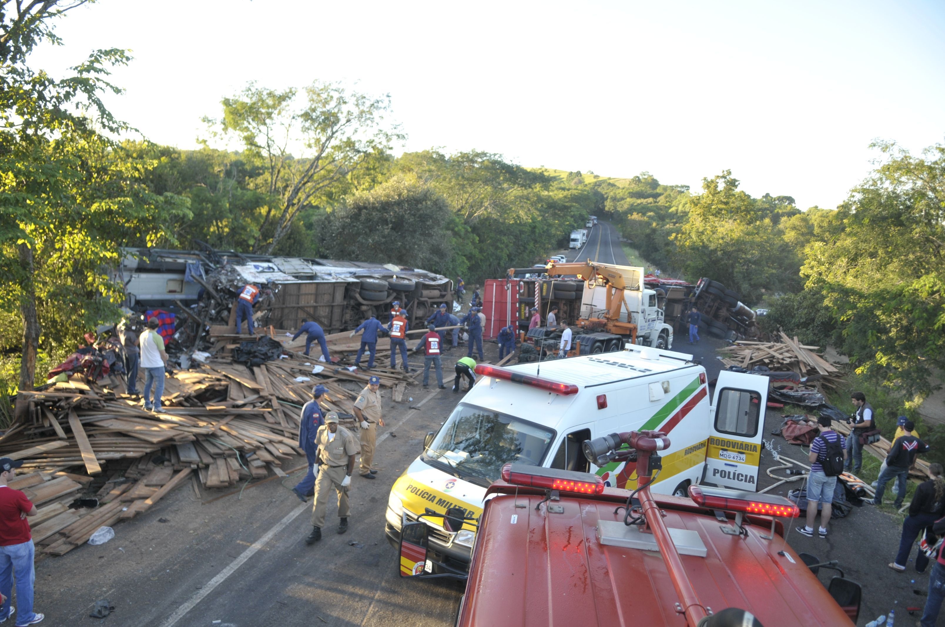 O acidente ocorreu na altura do km 640 da rodovia. | ClicRBS