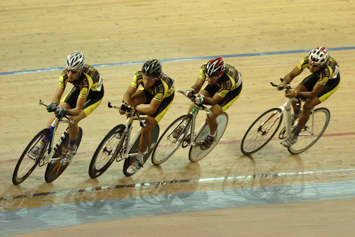 Equipe do GF Atletismo, representante paranaense no campeonato, durante Brasileiro de 2010 no Rio de Janeiro. Na foto Cleyton Vandré, Ricardo Moraes, Roberson Figueiredo e Fagner Amaral que estão em Maringá | Divulgação GF Atletismo