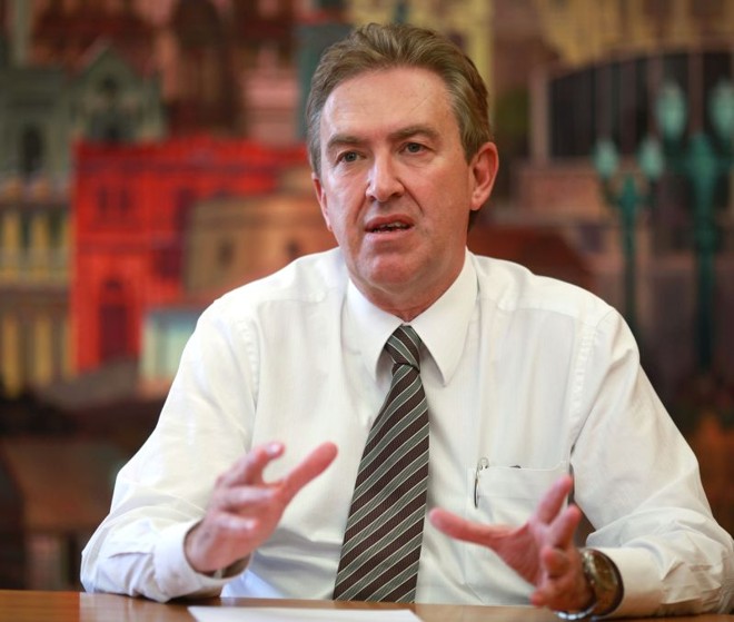 Ducci: carreiras dos servidores em pauta. |