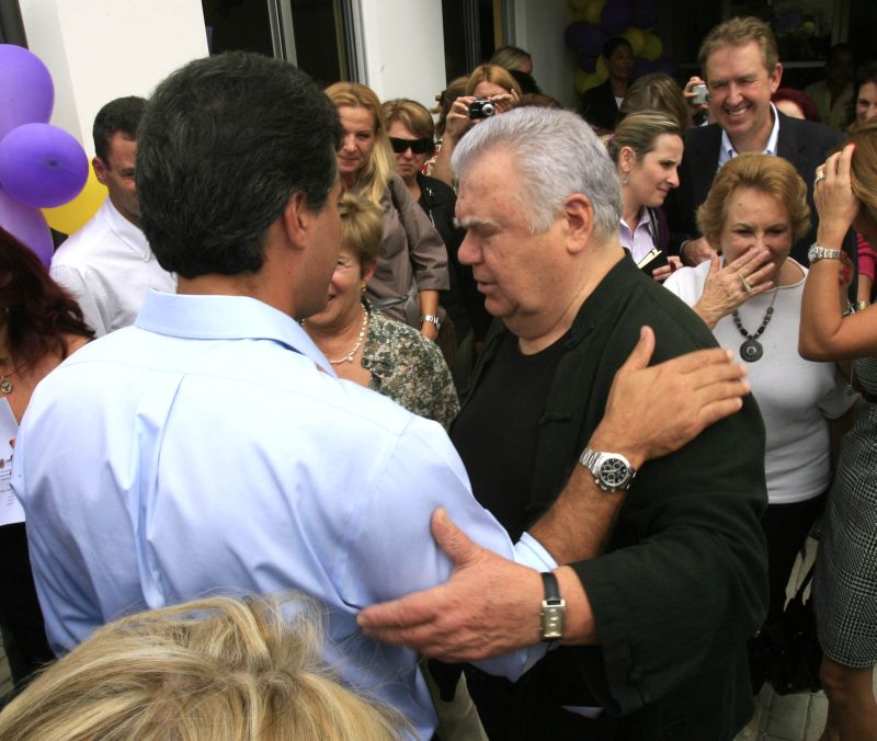 O governador Beto Richa e o ex-governador Jaime Lerner: apenas um cumprimento | Priscila Forone/ Gazeta do Povo