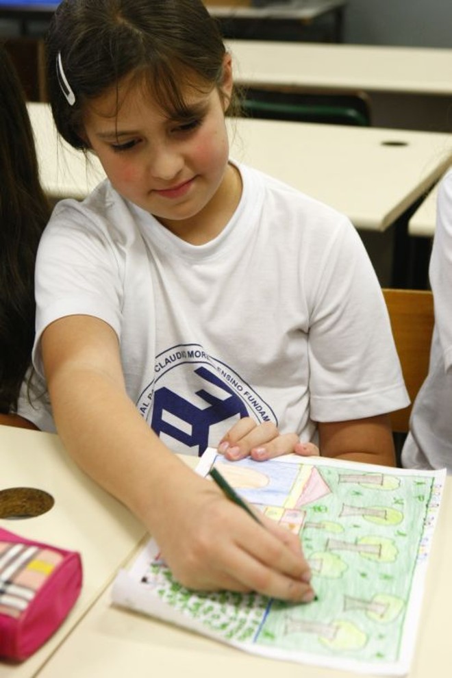 Luana Letícia de Oliveira Aquino, 10 anos, do Colégio Padre Cláudio Morelli, propõe um museu para mostrar que todas as pessoas são iguais. Imagine se cada um plantasse sua árvore e se tivesse seu próprio retrato nesse museu, sugere | 