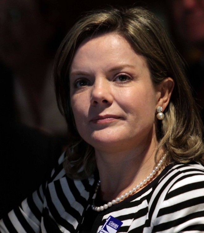 Gleisi: reações de apoio e algumas ironais. |