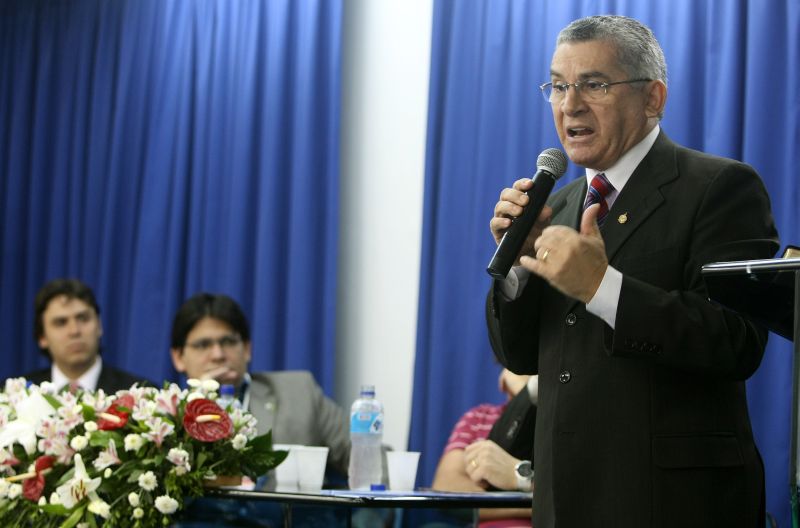 Pastor Pedro Ribeiro, durante fórum em Curitiba: estratégia para barrar propostas pró-gays é readequá-las aos princípios religiosos por meio de emendas | Hugo Harada/Gazeta do Povo