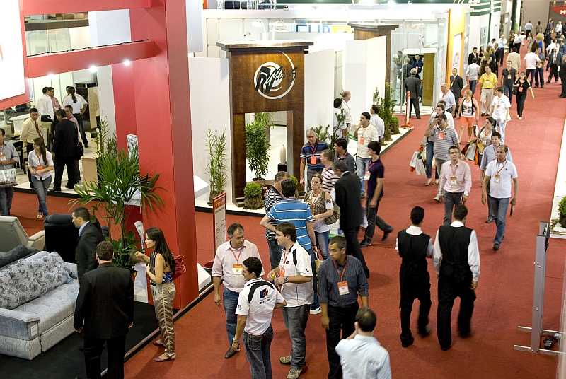 Movelpar 2011 tem 192 expositores e vai até sexta-feira, em Arapongas | Gabriel Teixeira