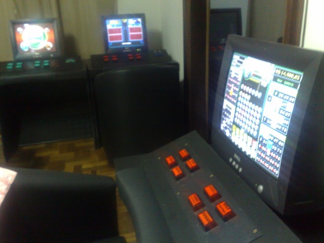 Cada máquina está avaliada em R$ 1,5 mil, segundo a polícia | 