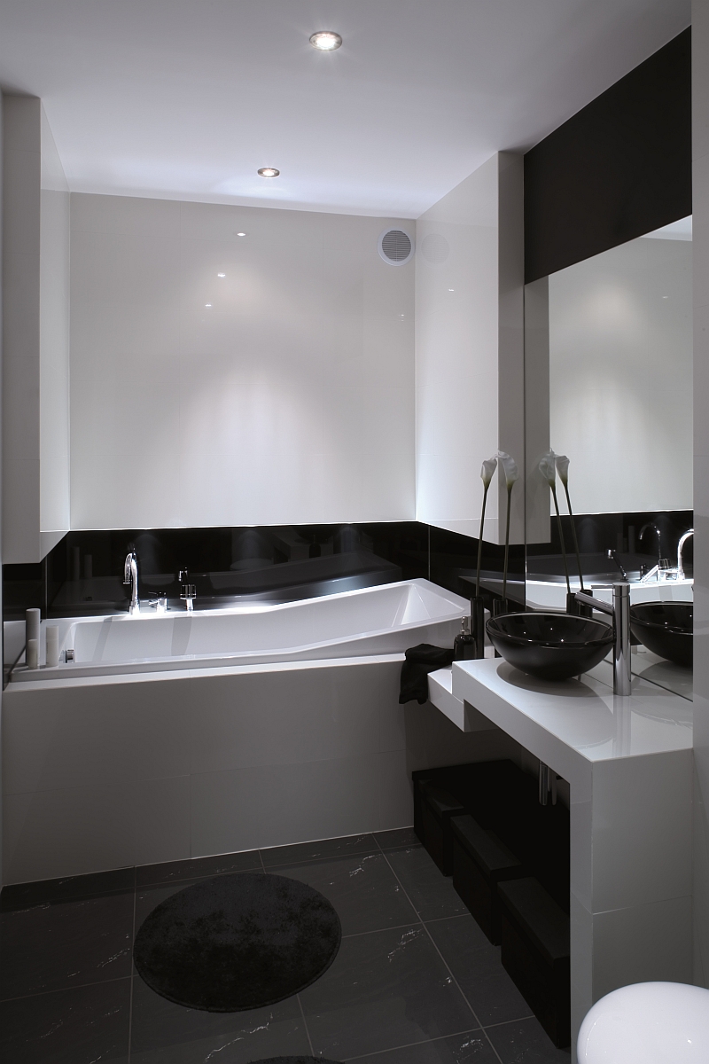 Revestimento de banheiro em vidro pintado, da linha Coberglass, da Cebrace | Fotos: Divulgação