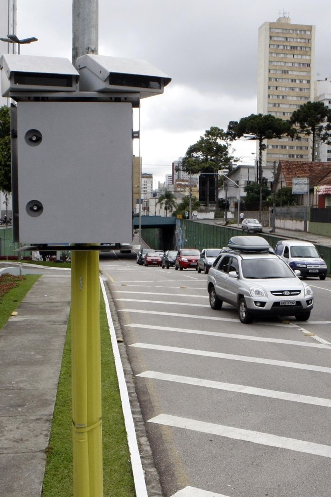 Radar em Curitiba: Consilux, que opera o sistema, demitiu diretor comercial |