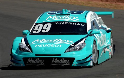 Stock Car inaugura nova fase em Curitiba A carenagem do recém-lançado Peugeot 408 substitui a antiga do 307 | Miguel Costa Jr./MF2