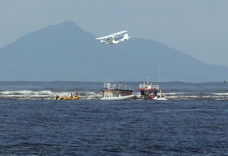 Na quarta-feira ainda era possível ver os destroços da embarcação | Valterci Santos / Agência de Notícias Gazeta do Povo