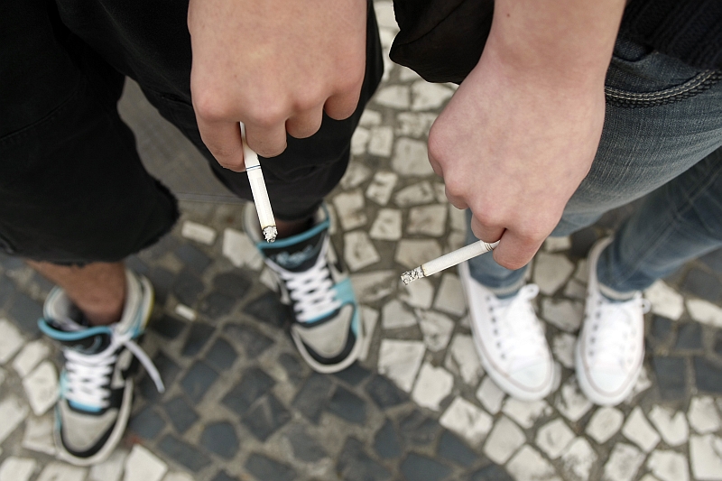 Frequentar baladas aumenta em mais de 800% a chance de meninos fumarem. Entre as meninas, chances são de 1.400% | Daniel Castellano/Gazeta do Povo