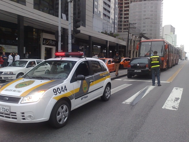 Seis pessoas ficaram feridas no acidente, de acordo com a PM | 