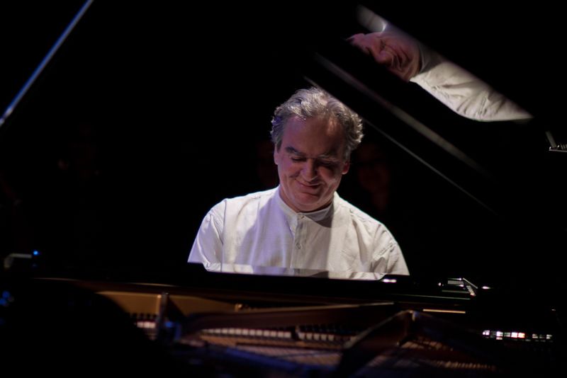 Benjamim Taubkin, em apresentação em Londres: da MPB ao jazz | Divulgação/ Tim Ferguson