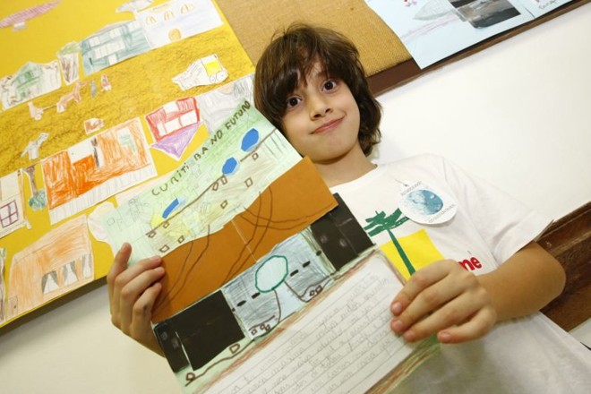 Francisco Cassulli, 8 anos, da Escola Terra Firme, espera que haja uma grande reserva florestal guardada por segurança máxima | 