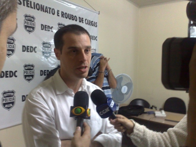 Segundo o delegado, dupla agiu em outros quatro estados. Nove agências foram alvo dos acusados em Curitiba e uma, na região metropolitana | 