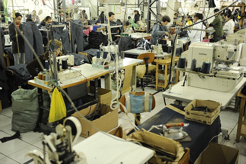 Indústria têxtil é uma das maiores prejudicadas pelos produtos chineses | Fábio Dias/ Gazeta do Povo