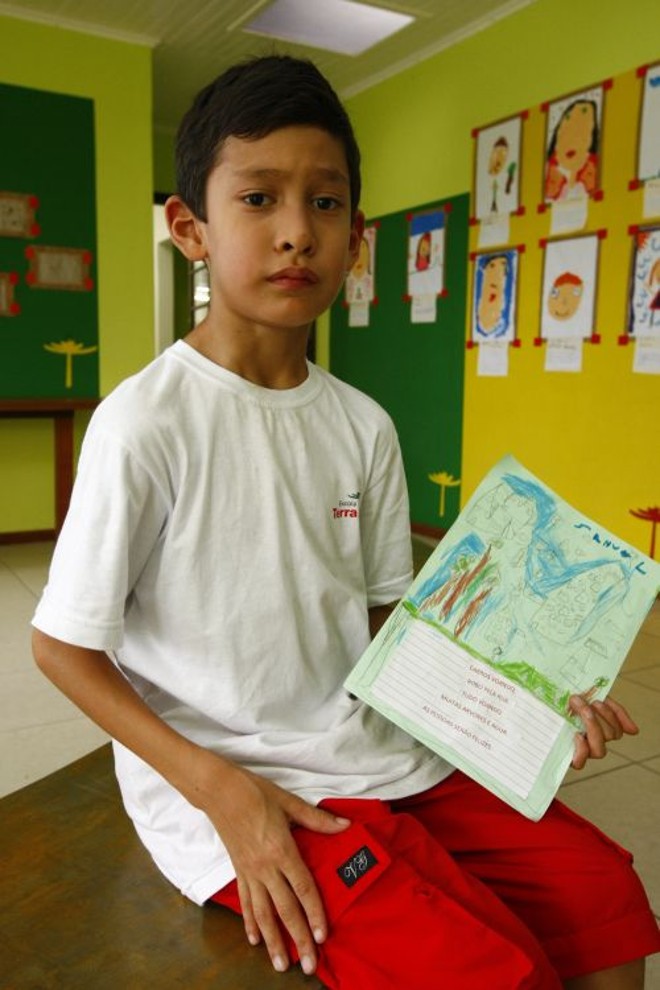 Samuel Contin, da Escola Terra Firme, desenhou muitas árvores e água para o futuro. E acrescenta: As pessoas serão felizes | 
