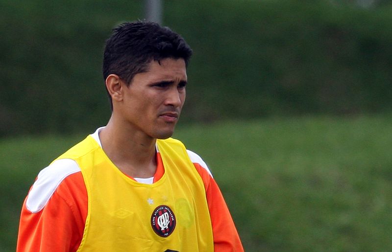 Wescley será titular ao lado de Guerrón | Walter Alves / Agência de Notícias Gazeta do Povo