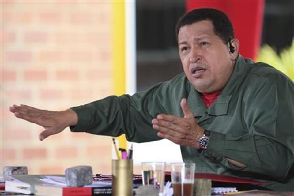 Presidente venezuelano, Hugo Chávez, durante seu programa semanal "Alô Presidente" | REUTERS/Miraflores Palace/Divulgação