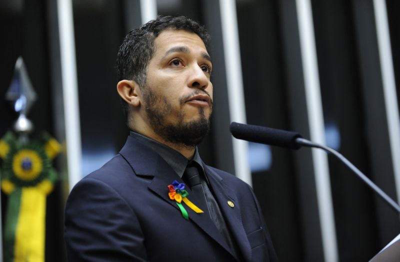 "Pela primeira vez teremos uma frente parlamentar de fato, atuante, com um programa de ações concretas." Jean Wyllis, deputado federal (PSol-RJ) | Diógenes Santos/Ag. Câmara