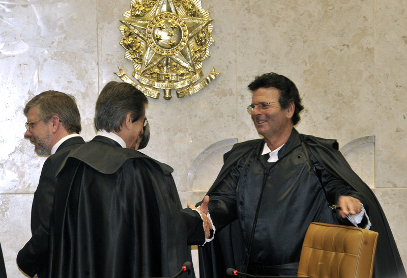 Luiz Fux toma posse no cargo de ministro de Supremo Tribunal Federal (STF). Ele ocupa a cadeira deixada em agosto do ano passado por Eros Grau, que se aposentou | José Cruz/ABr