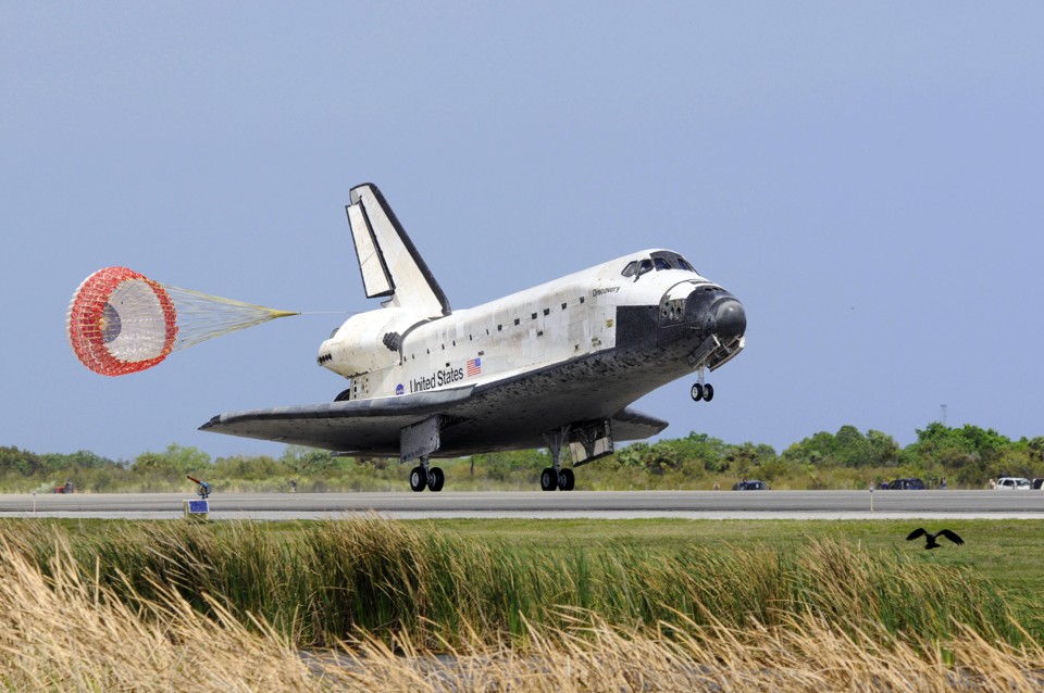 Agora o Discovery será aposentado e em alguns meses será enviado para o museu Smithsonian | AFP