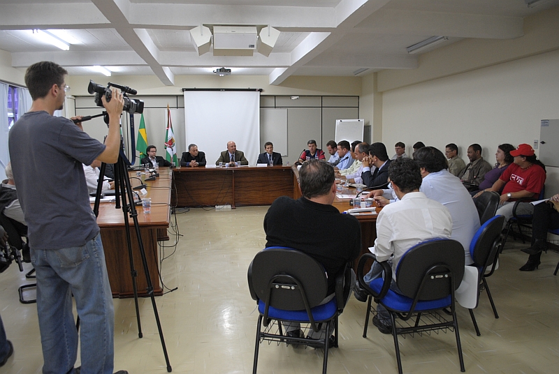 Governo, trabalhadores e empresários debateram por mais de quatro horas. Eles fecharam acordo para 2011, mas não definiram uma política de reajuste para os próximos anos | Divulgação