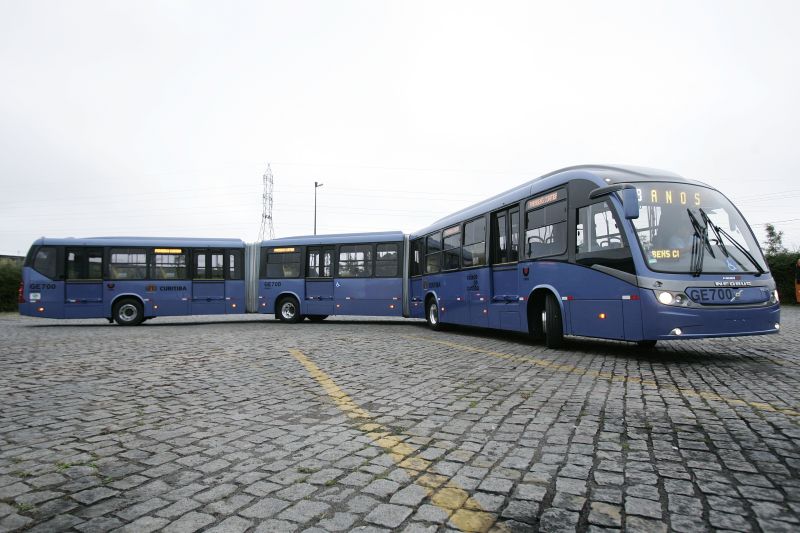 Ligeirão azul tem capacidade para transportar 250 passageiros | Antônio More/Gazeta do Povo