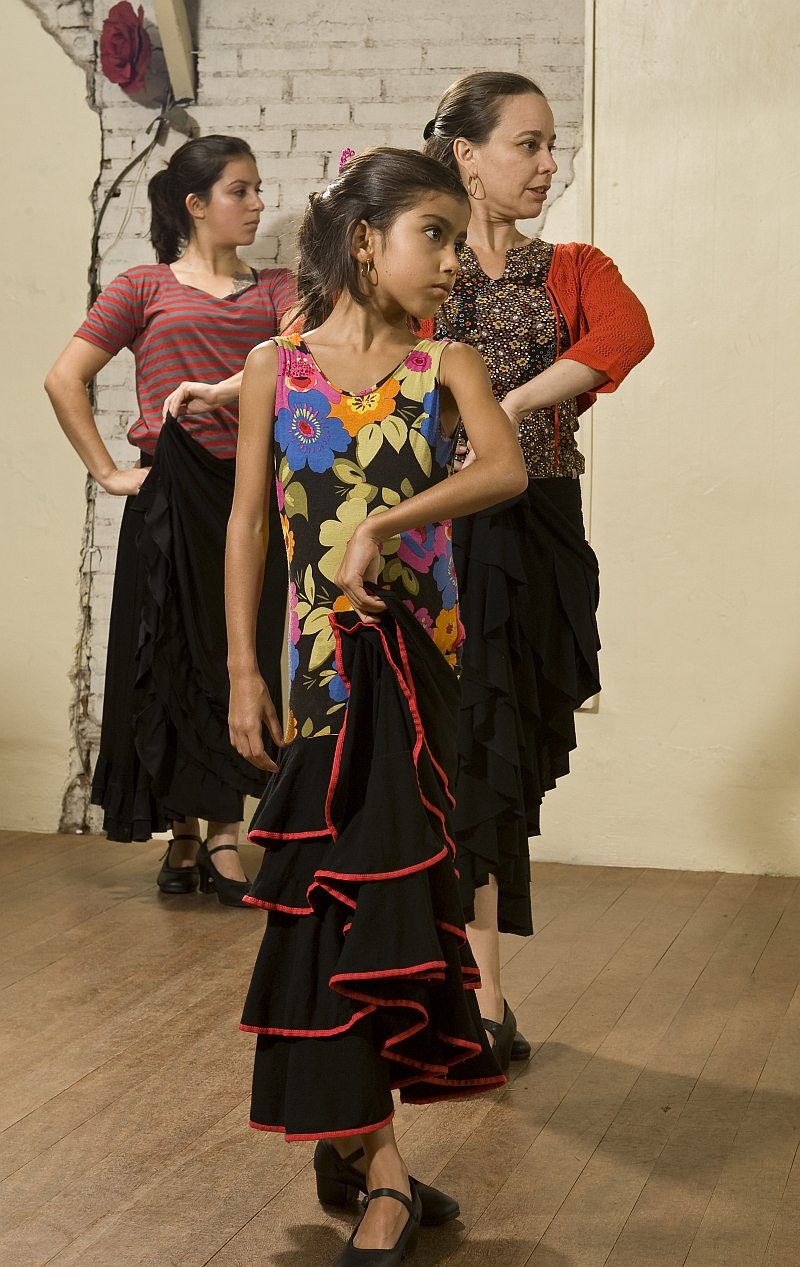 Betina começou a fazer balé clássicou, mas depois decidiu fazer dança flamenca | Antonio Costa / Gazeta do Povo