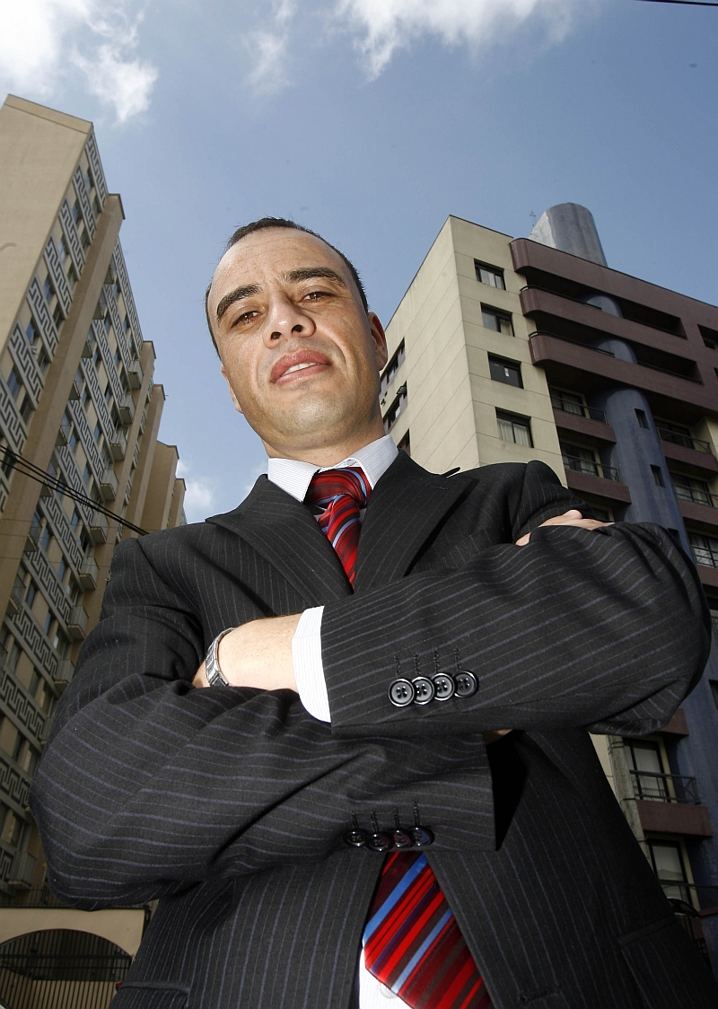 O corretor Marcelo Freitas: profissão exige noções de finanças e informática | Priscila Forone / Gazeta do Povo