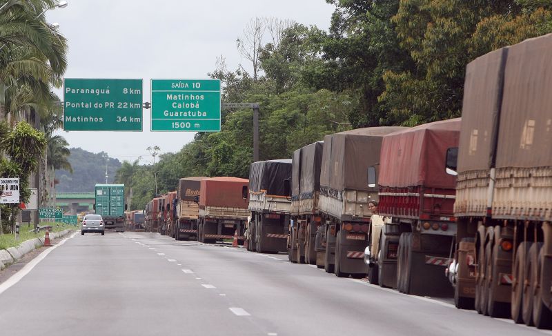 Segundo Appa, grande safra paranaense aumentou fluxo de caminhões, mas colheita ainda está apenas no começo, comparada com anos anteriores | Valterci Santos / Gazeta do Povo