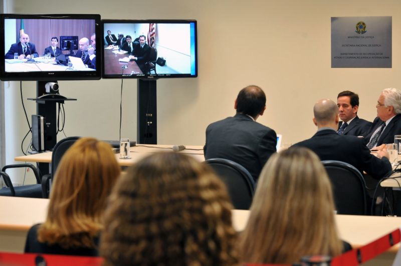 Pilotos são ouvidos por meio de videoconferência | Antonio Cruz/ABr