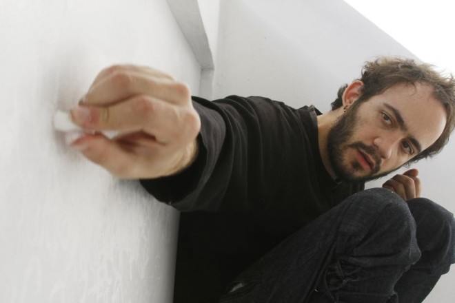 CiaSenhas vai apresentar Homem Piano  Uma Instalação para a Memória no Fringe | 