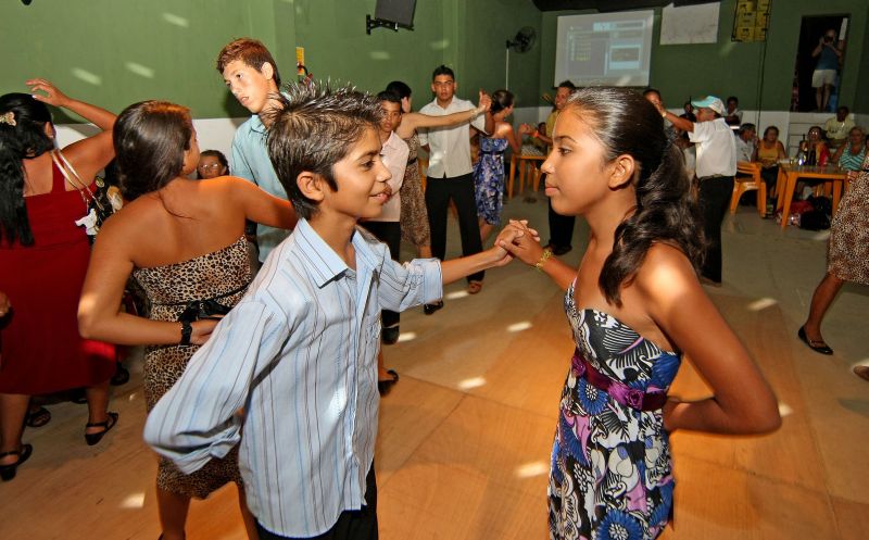 Jovens fazem fila para participar do grupo de fandango Pés no Chão | Valterci Santos/Gazeta do Povo