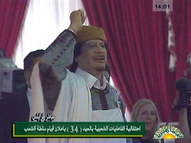 Imagem da tevê estatal da Líbia do líder Muamar Kadafi durante pronunciamento | AFP PHOTO/LIBYAN TV