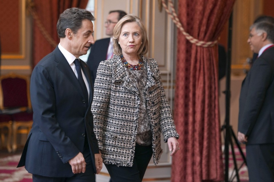 Nicolas Sarkozy e Hillary Clinton se encontram com líderes mundiais para discutir situação da Líbia | Reuters
