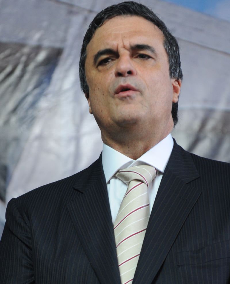 "A missão do governo é promover a campanha do desarmamento. O plebiscito é proposta lançada pelo presidente do Senado, o governo não tem por que entrar nesta discussão." José Eduardo Cardozo, ministro da Justiça | Fábio Rodrigues Pozzebom/ABr