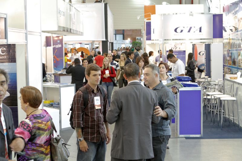 Movimento no 17º Salão Paranaense de Turismo: permanência de visitantes no estado subiu de 3,8 para 4,1 dias em 2010 | Kelly Knevels/Divulgação