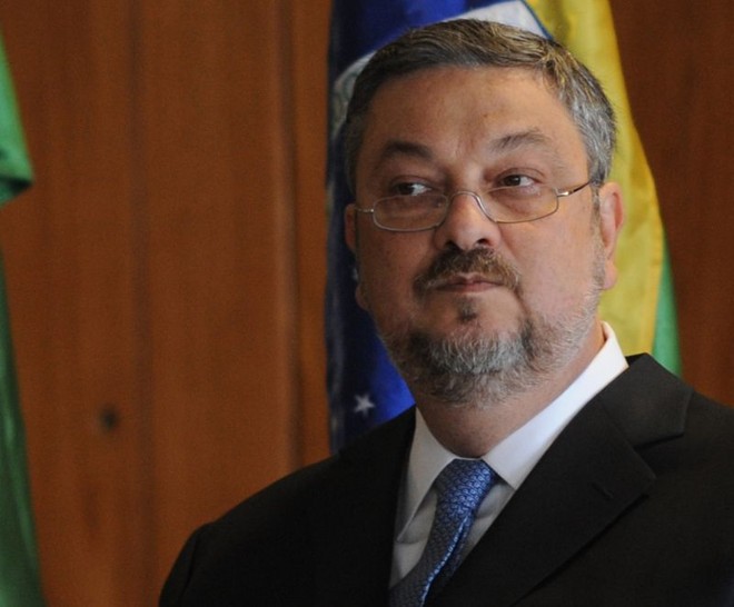 Palocci: expulso do governo Lula. |