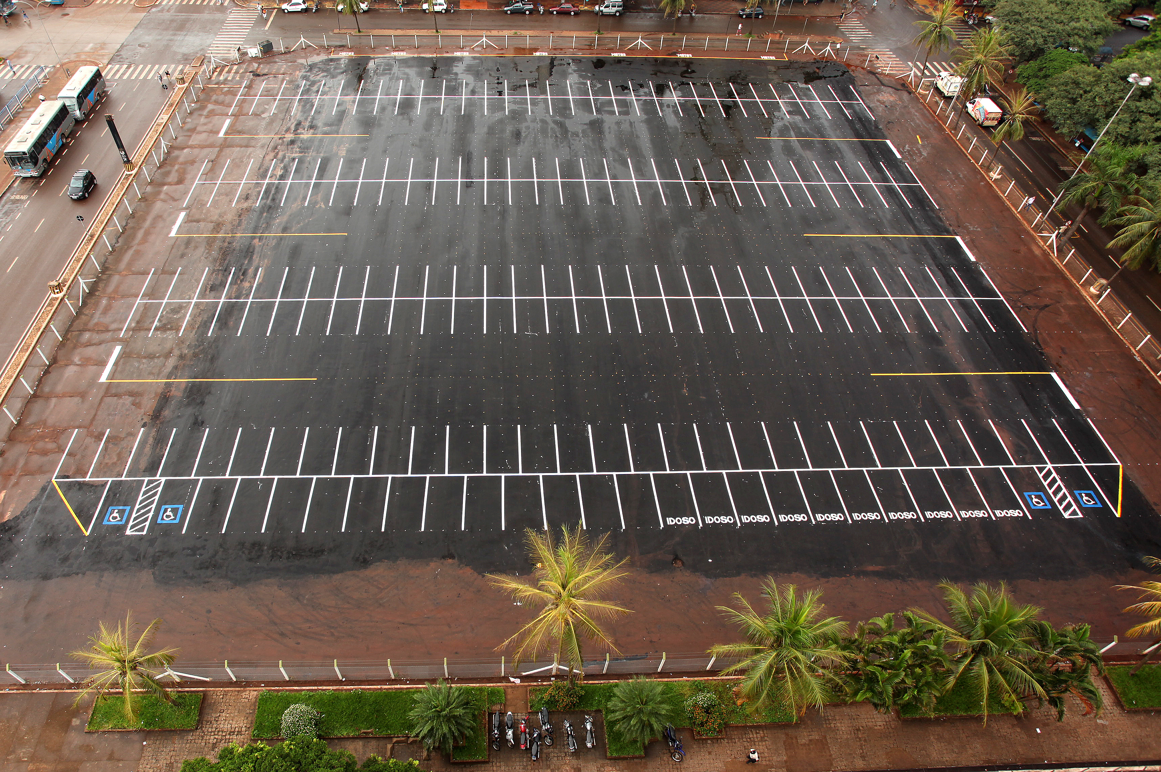 Área que pertencia a antiga rodoviária vem sendo utilizada provisoriamente como estacionamento rotativo | Divulgação - Assessoria PMM