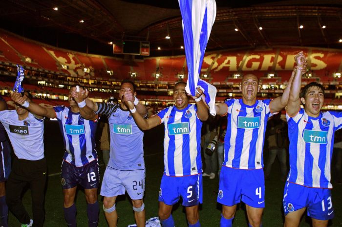 Vitória por 2 a 1 sobre o Benfica garantiu o título por atecedência do Porto | Jose Manuel Ribeiro / Reuters