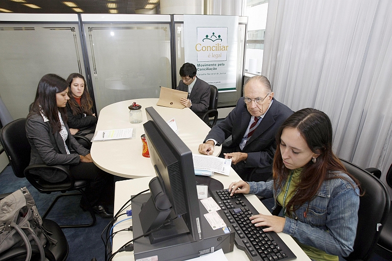 Audiência de conciliação no Tribunal de Justiça do Paraná: meio mais simples e rápido para se chegar a um acordo | Hedeson Alves/Gazeta do Povo
