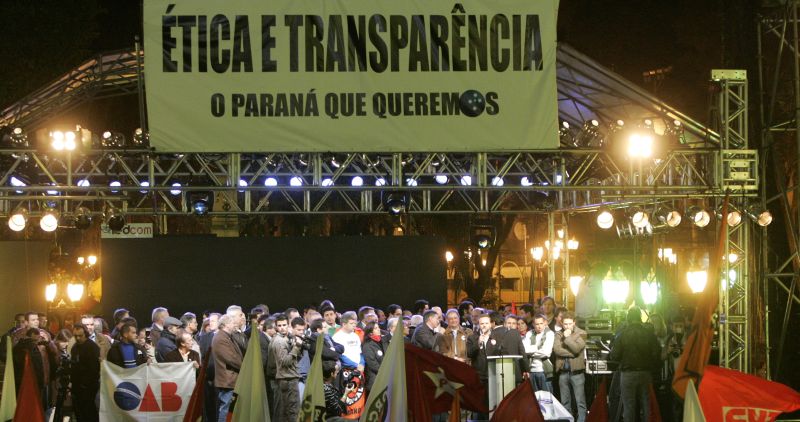 Paranaenses saíram às ruas em 8 de junho de 2010: população exigiu mais ética e deputados acabaram aprovando proposta popular de Lei da Transparência | Antônio More/ Gazeta do Povo