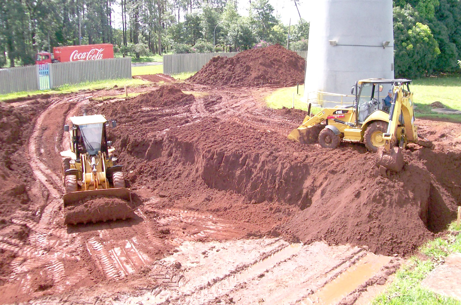 A obra realziada próximo à Praça das Antenas deve ser concluída em janeiro de 2012 | Divulgação Sanepar