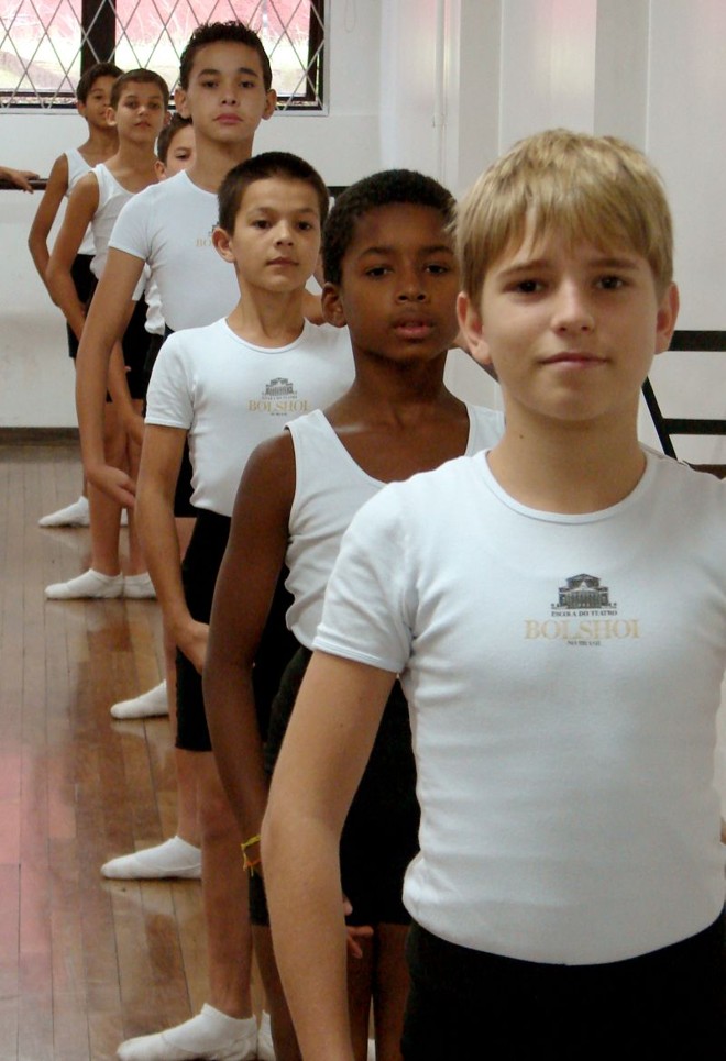 Escola Bolshoi: 103 meninos para 179 meninas |