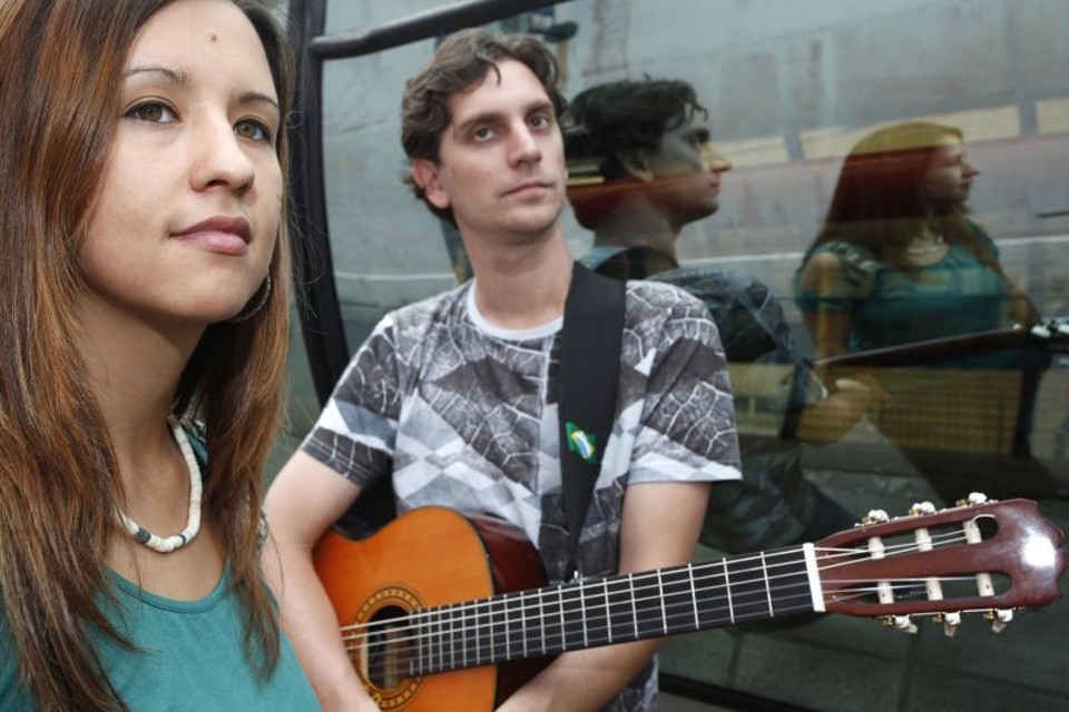 Estrela Ruiz Leminski e Téo Ruiz: juntos na música e na vida | Jonathan Campos / Gazeta do Povo