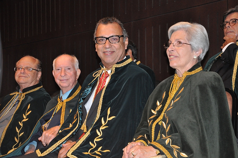 O presidente do Tribunal Regional do Trabalho, Ney José de Freitas (ao centro), assumiu no último dia 5 a cadeira número 7 da Academia Paranaense de Letras, em cerimônia na sede da OAB-PR | Bebel Ritzmann