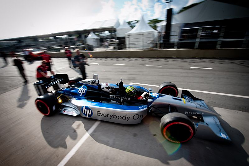 Tony Kanaan pilota um dos carros de dois lugares no Anhembi | Theo Ribeiro / Fotoarena / Divulgação