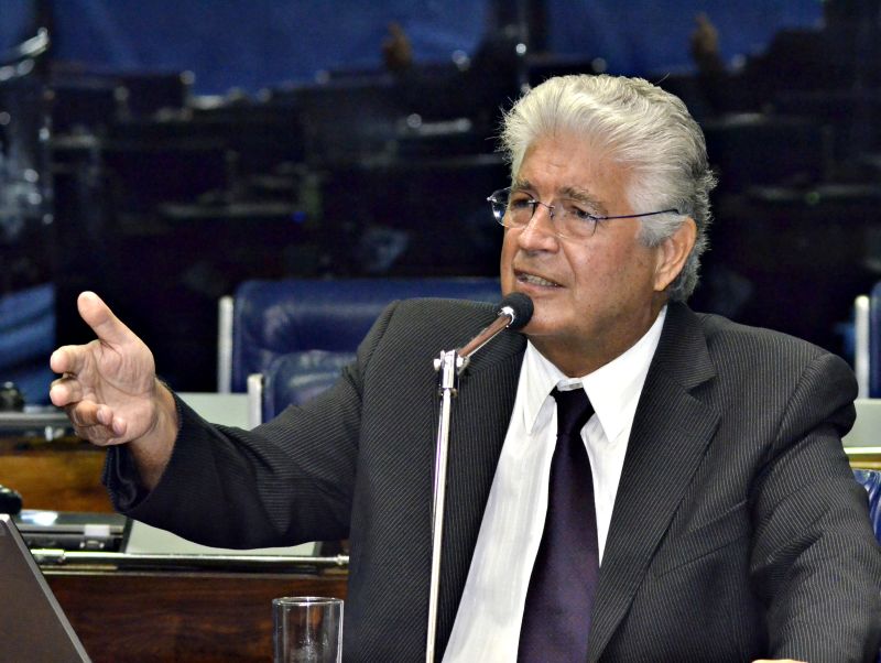 Requião: parecer deve sair na terça-feira. | Waldenmir Barreto/Ag. Senado