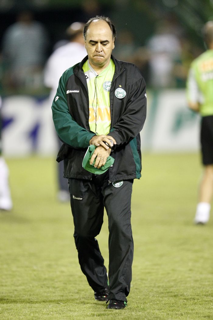 Marcelo oliveira reconhece a vantagem, mas exige seriedade da equipe na partida em Caxias do Sul | Hedeson Alves / Gazeta do Povo