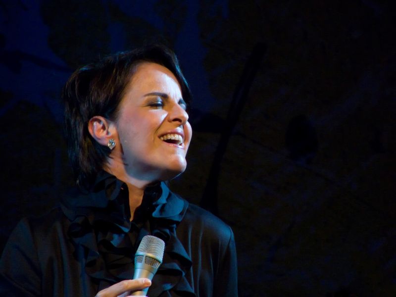 Adoro cantar em Curitiba, onde tenho um público caloroso e cativo, diz Leila Pinheiro | Alexandre Moreira / Divulgação